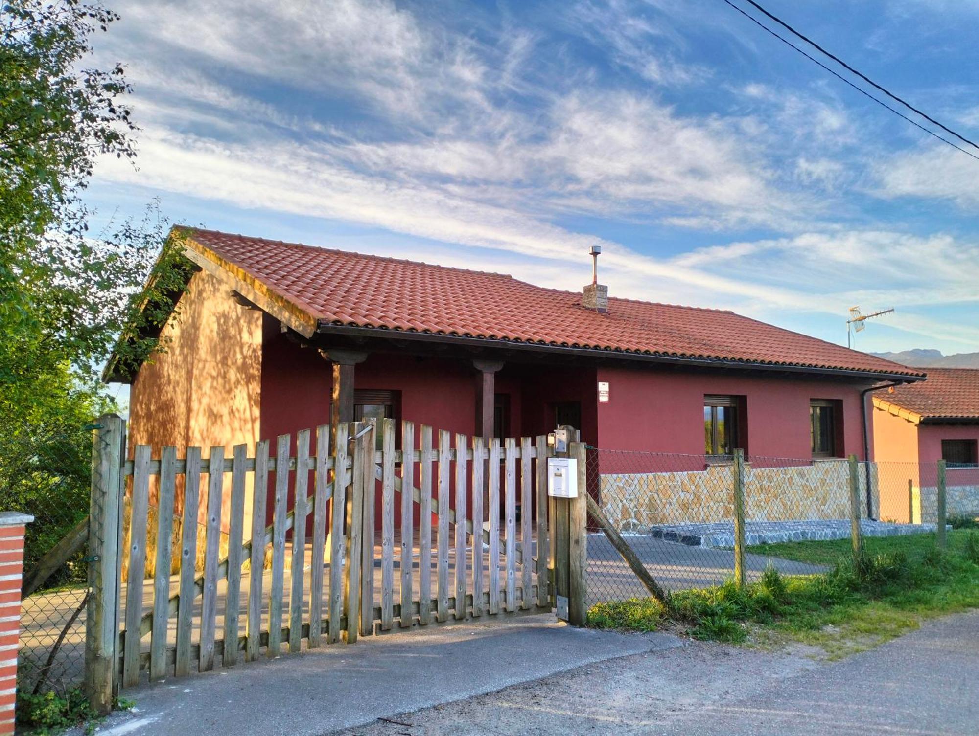 La Casa De Nuria Guest House Cangas de Onis Ngoại thất bức ảnh